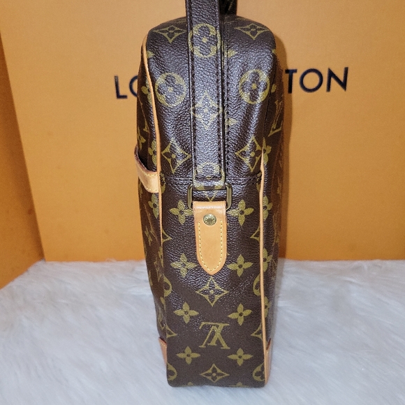 😍🔥Rare 🔥😍 💯%Authentic Louis Vuitton Danube MM Crossbody Bag Monogram Canvas - Picture 2 of 16